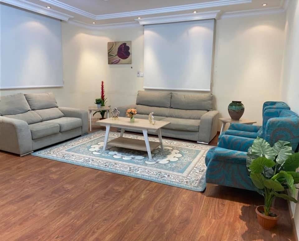 شركة متخصصة لشراء الأثاث المستعمل فرع المدينة