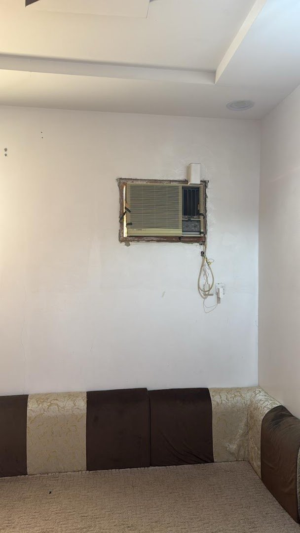 مؤسسة متخصصة لشراء الأثاث المستعمل